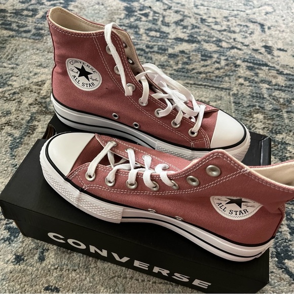 Chuck Taylor All Star Lift Hi-Top Sneaker in Light Saddle - Picture 3 of 5